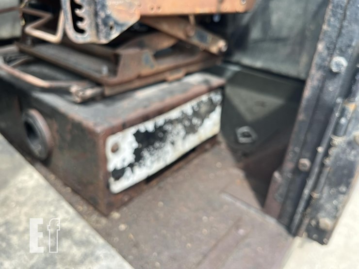 2002-caterpillar-th83-image-14