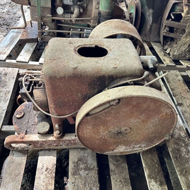 3-5 HP International Harvester LA Engine