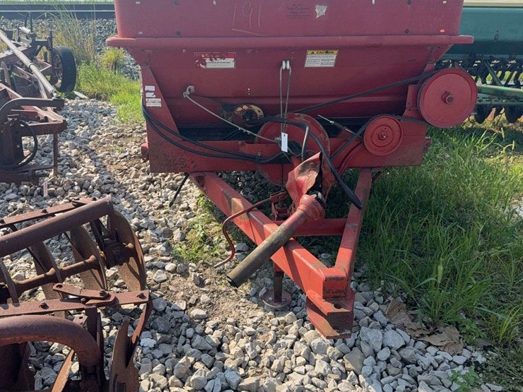 new-holland-165-image-2