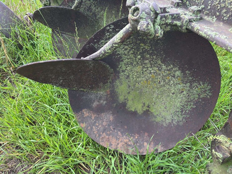 3-bottom-25”-terracing-plow-image-24
