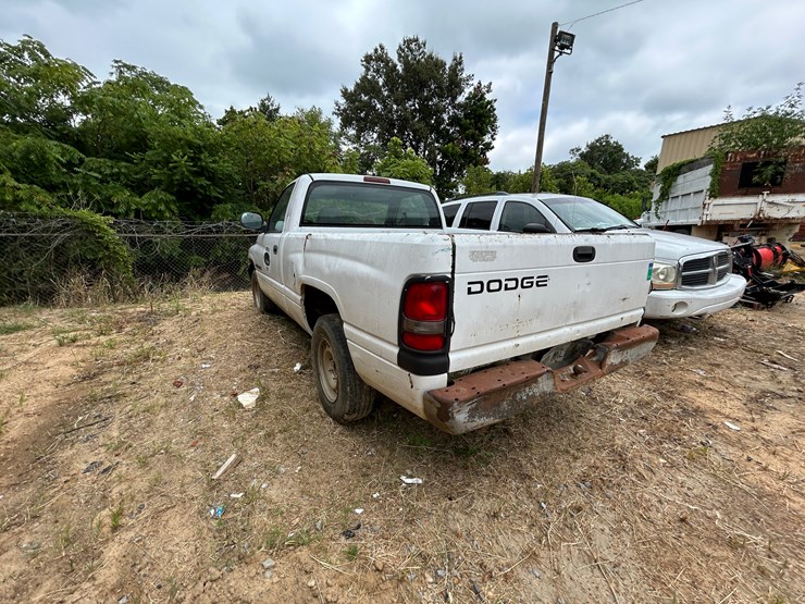 2001-dodge-ram-1500-image-4