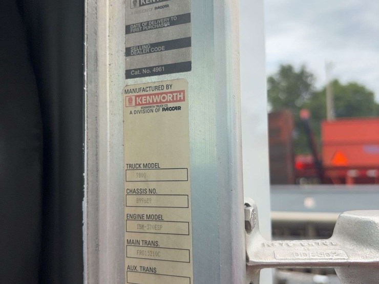2003-kenworth-t800-image-26