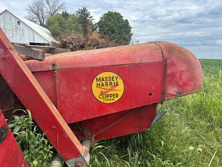 massey-harris-clipper-combine-image-23