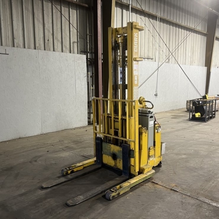 1981 Clark SP30 Electric High Lift Pallet Jack