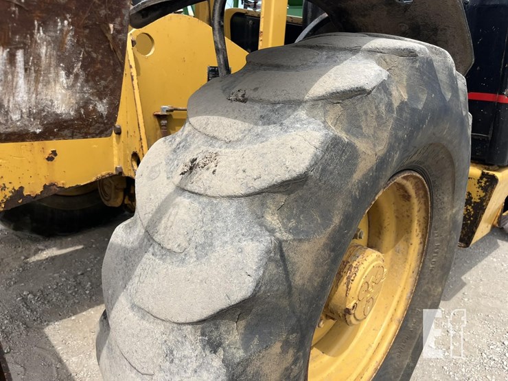 2002-caterpillar-th83-image-18