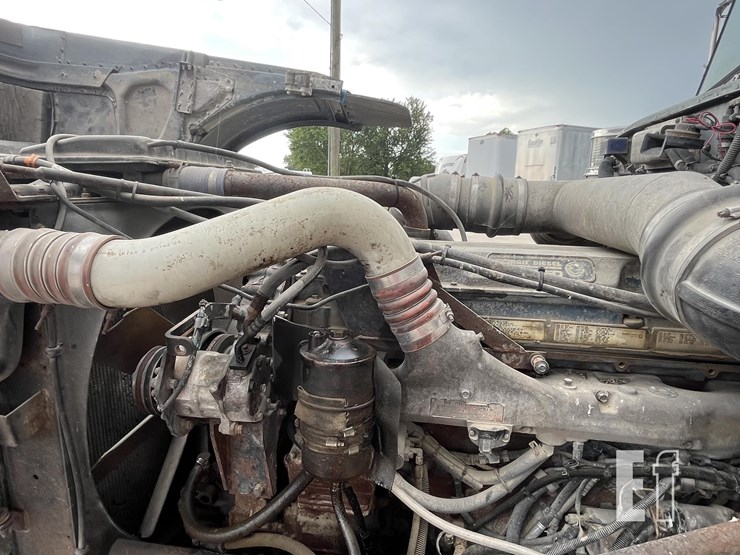 2000-peterbilt-379-image-22