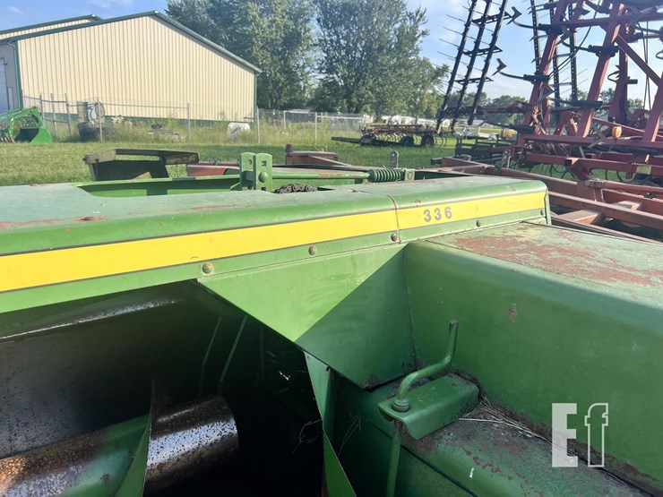 john-deere-336-image-17