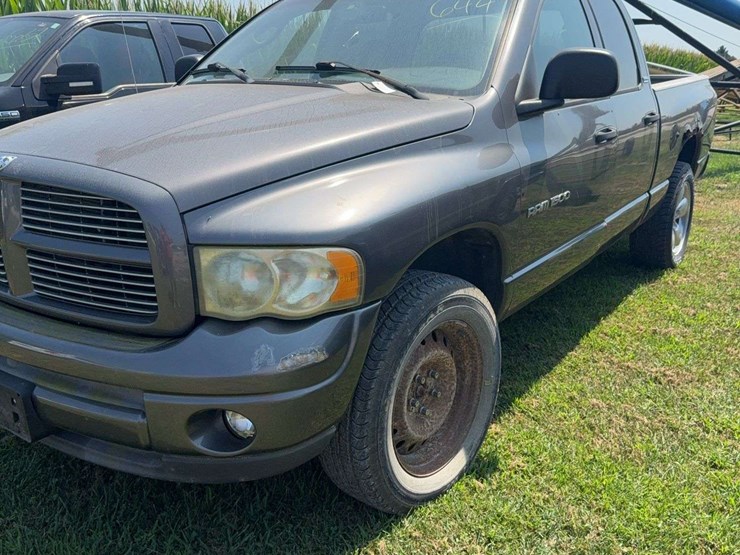 2002-dodge-ram-1500-image-1