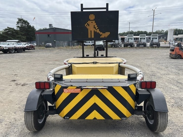 2010-scorpion-tl3-tma-s/a-towable-attenuator-image-10