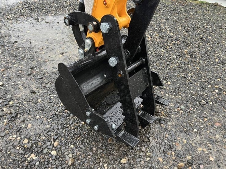 2025-miva-va20-mini-hydraulic-excavator-image-9