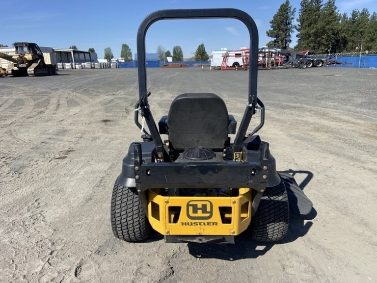 hustler-fastrak-zero-turn-mower-image-4