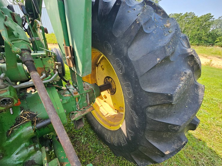 1982-john-deere-2940-image-36