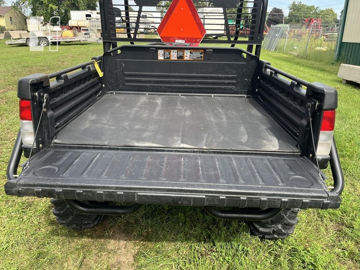 2011-john-deere-gator-xuv-825i-image-5