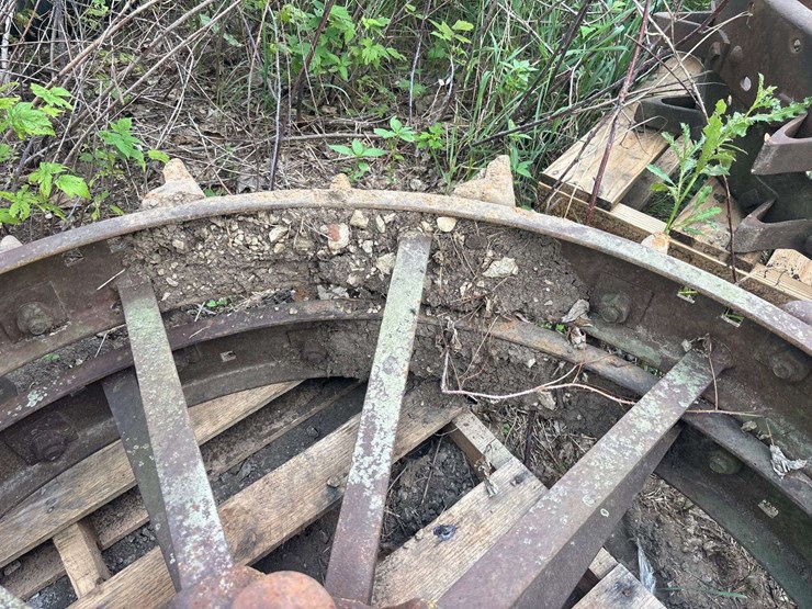 (2)-john-deere-steel-wheels-image-5