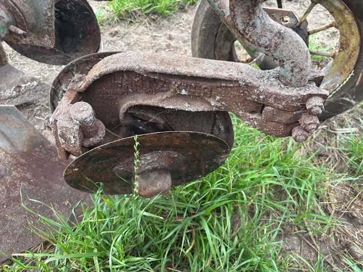 john-deere-14-image-11