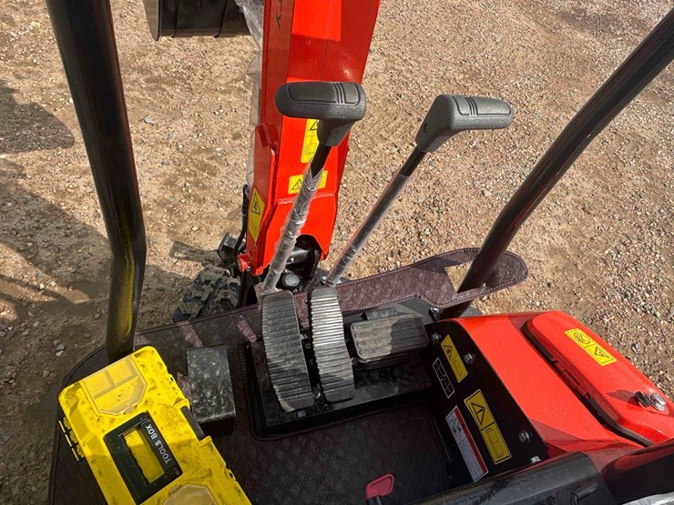 unused-2025-cfg-nt18k-mini-excavator-image-10
