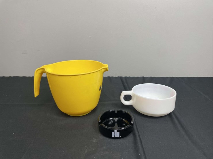 (3)-ih-ashtray,-mug,-pitcher-image-7