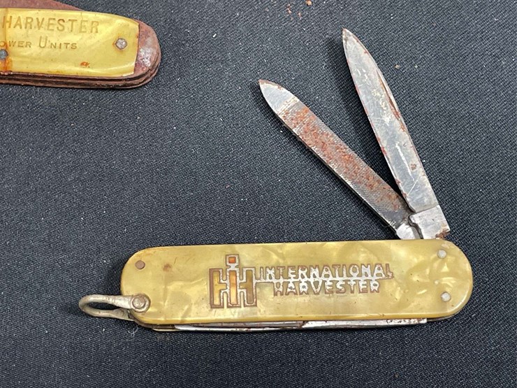 (4)-ih-pocket-knives-image-8