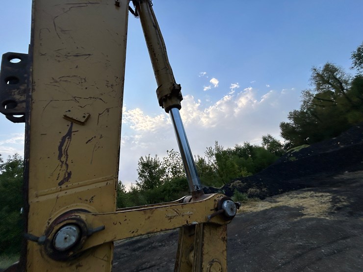 caterpillar-325l-image-47