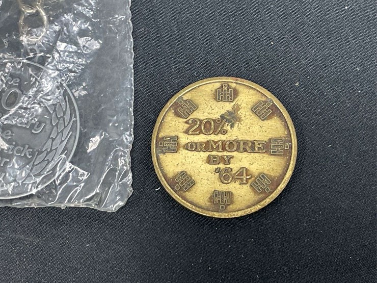 (4)-ih-coin-+-key-chains-image-8
