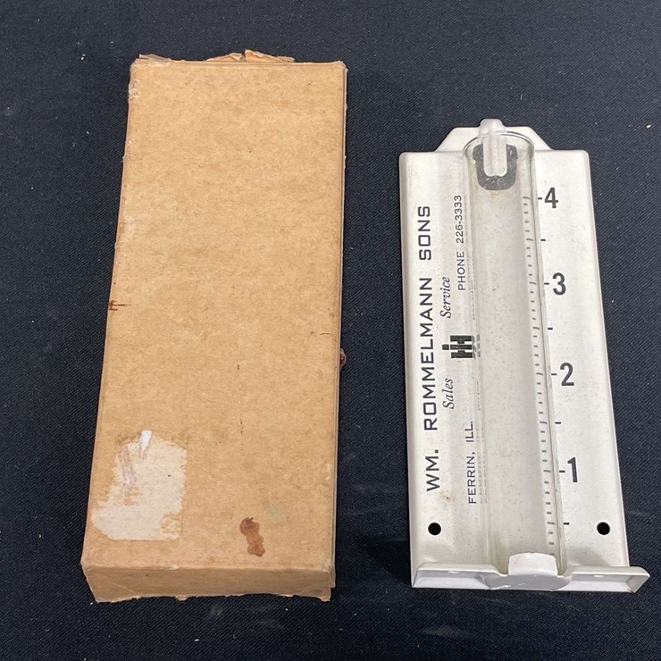 IH Rain Gauge NIB