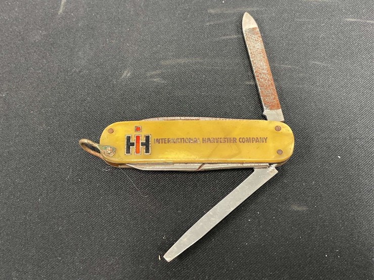 ih-pocket-knife-image-1