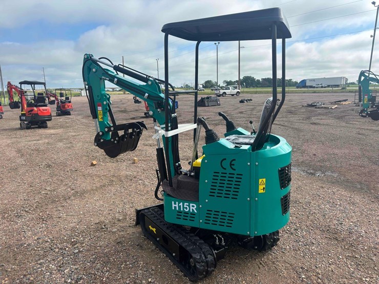 unused-2025-cfg-h15r-mini-excavator-image-1