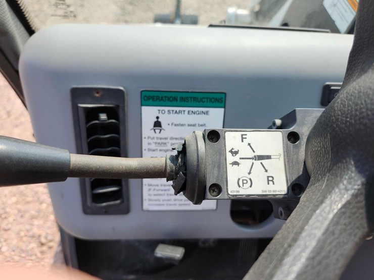 2003-bobcat-5600-tool-cat-image-24
