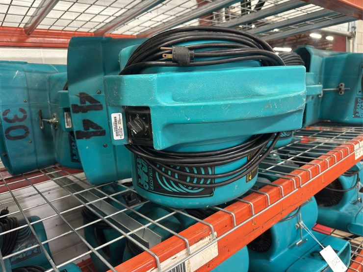(2)-service-master-turbo-dryers-image-2