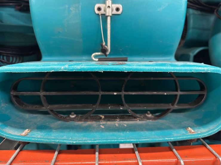 (2)-service-master-turbo-dryers-image-3
