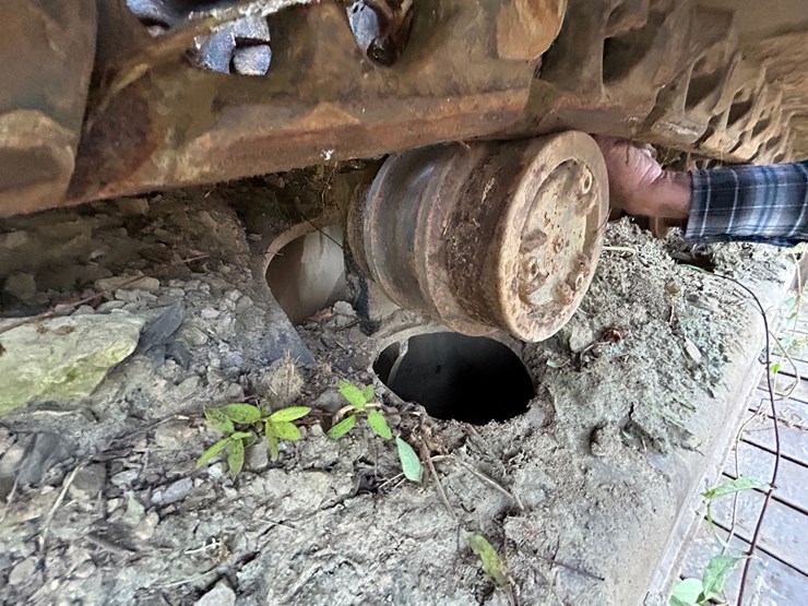caterpillar-325l-image-19