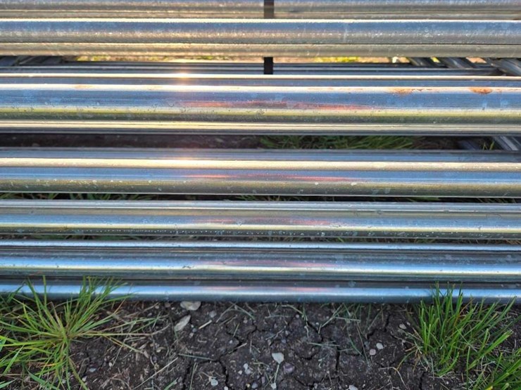6-bar-continuous-panels-image-5