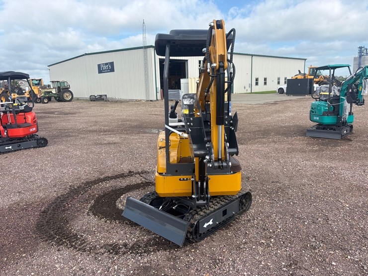 unused-2025-cfg-qk18r-mini-excavator-image-2