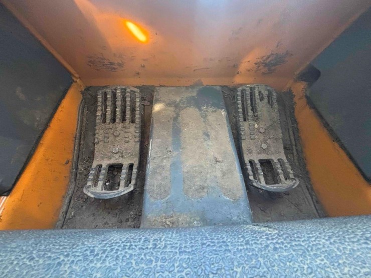 2015-mustang-1900-skid-steer-image-15