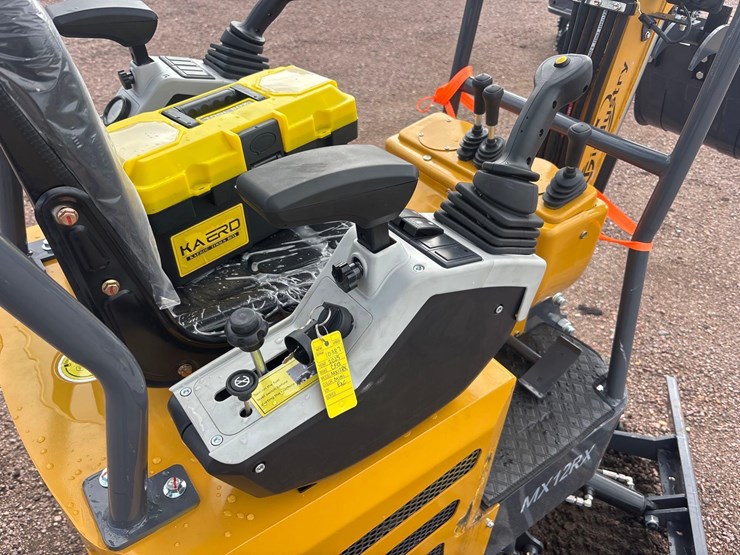unused-2025-cfg-mx12rx-mini-excavator-image-12