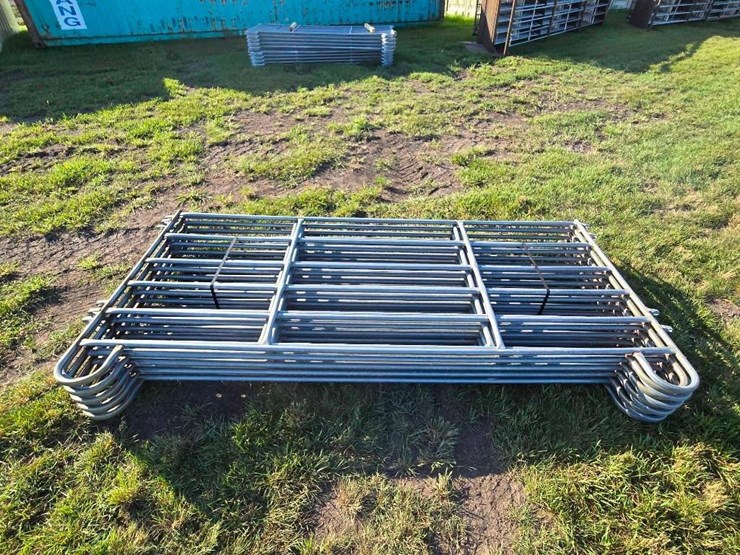 portable-corral-panels-image-4