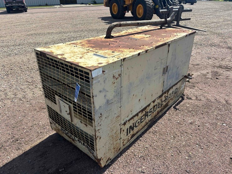ingersoll-rand-portable-air-compressor-image-3