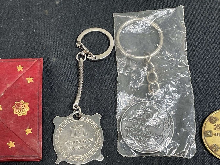 (4)-ih-coin-+-key-chains-image-7