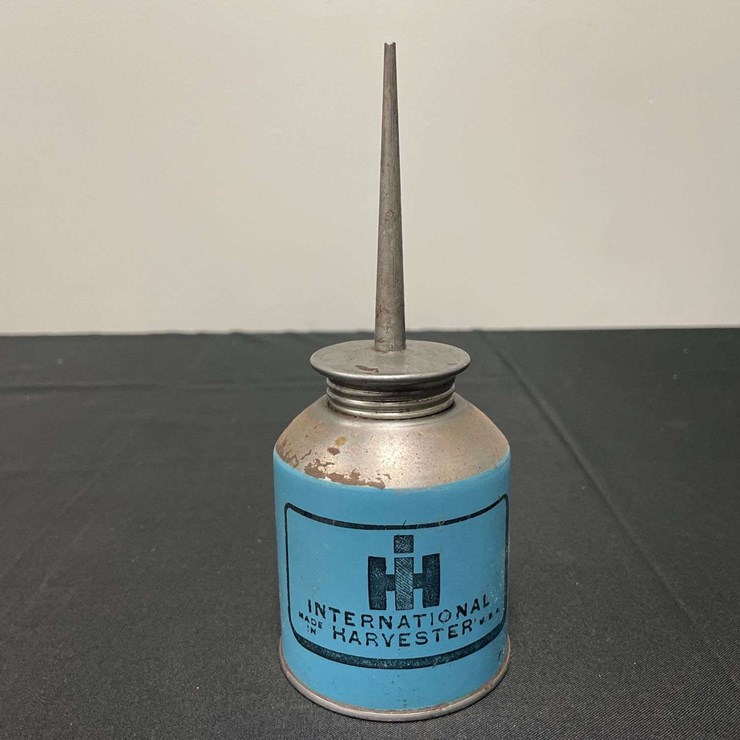 IH Oil Can