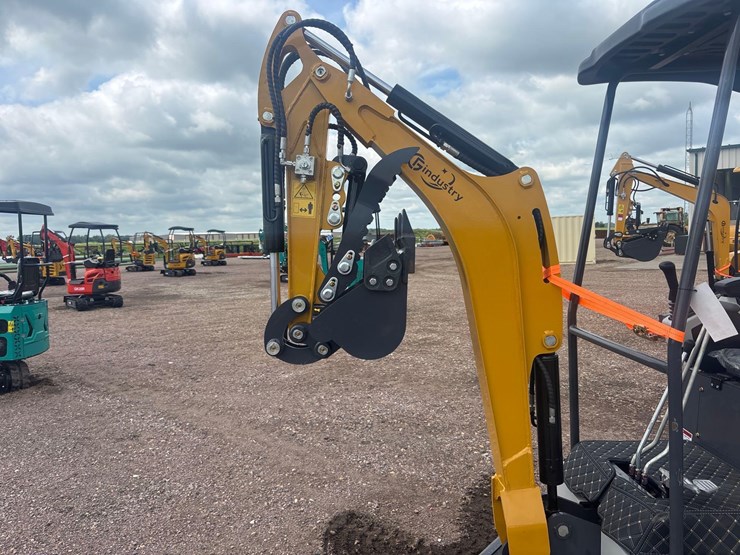 unused-2025-cfg-xz20r-mini-excavator-image-5