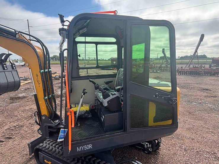 unused-2025-cfg-my50r-mini-excavator-image-9