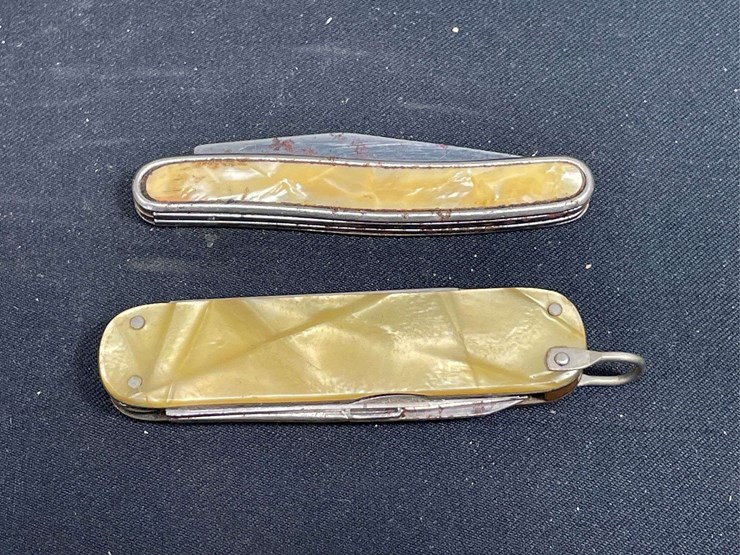 (2)-ih-pocket-knives-image-2