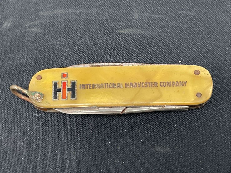 ih-pocket-knife-image-2