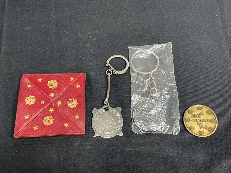 (4)-ih-coin-+-key-chains-image-5