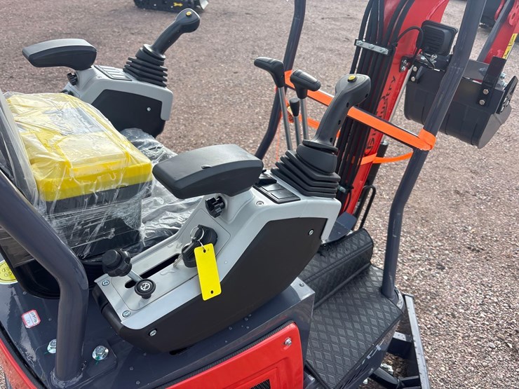unused-2025-cfg-mx15rx-mini-excavator-image-12