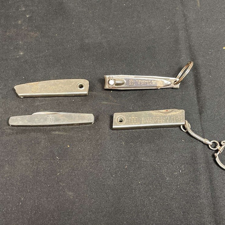 (4) IH Knives + Clippers