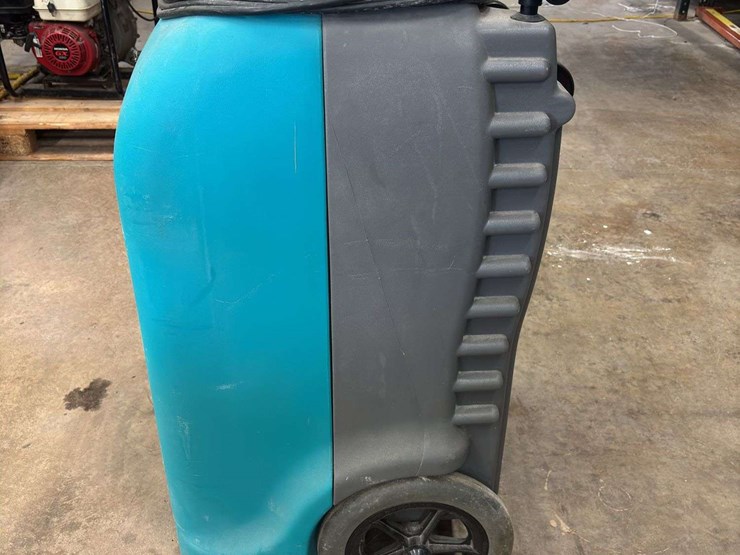 drizair-lgr-2000-low-grain-refrigerant-dehumidifier…model:-f232-sm…hrs:-3276.3-image-4