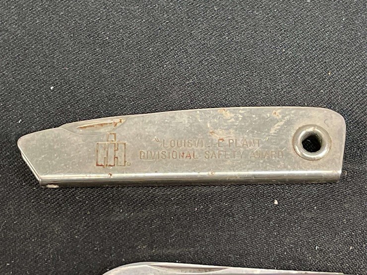 (4)-ih-knives-+-clippers-image-2