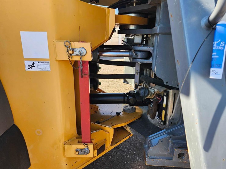 2017-liebherr-l586-image-11