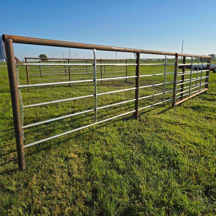 24 ft. Free Standing Panel with a 12 ft. Gate
